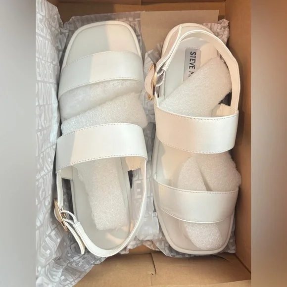 NWT • Steve Madden • Women’s White Ethos Adjustable Ankle Strap Sandals • Size 7 - Picture 2 of 4
